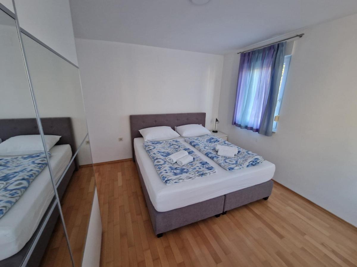 Apartments Vedran Punat Exterior photo