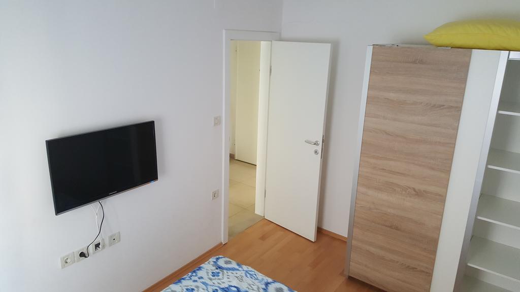 Apartments Vedran Punat Exterior photo